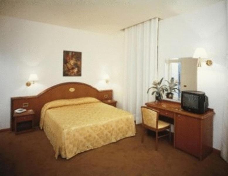 Hotel Europa Udine Exteriör bild